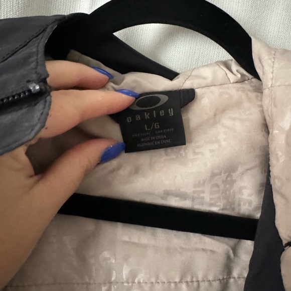 Women’s Oakley Snowboard/Ski Jacket size L - Picture 3 of 5